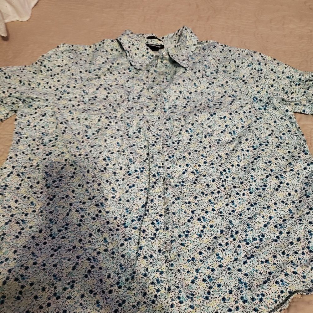 Avenue Floral Button down collared shirt